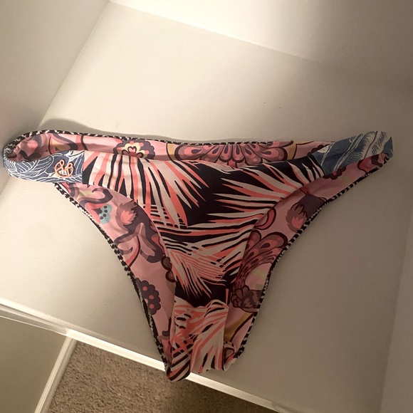Maaji reversible bikini bottoms - Picture 1 of 5